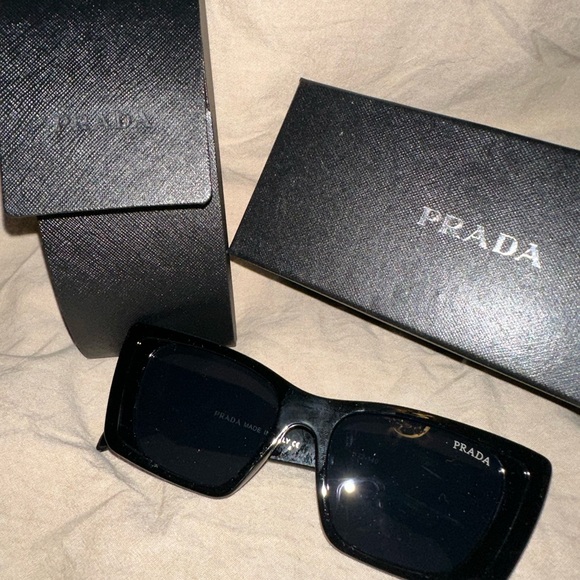 Prada sunglasses 🕶️ - Picture 6 of 10